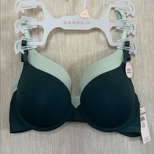 New Danskin Bra Set 36B